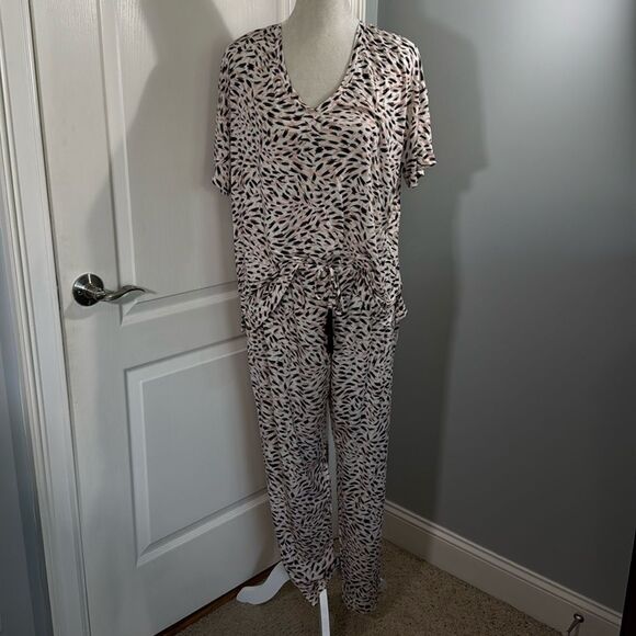 Soma Cool Nights Pink and Black Top and Matching Pants Set. - Picture 1 of 10